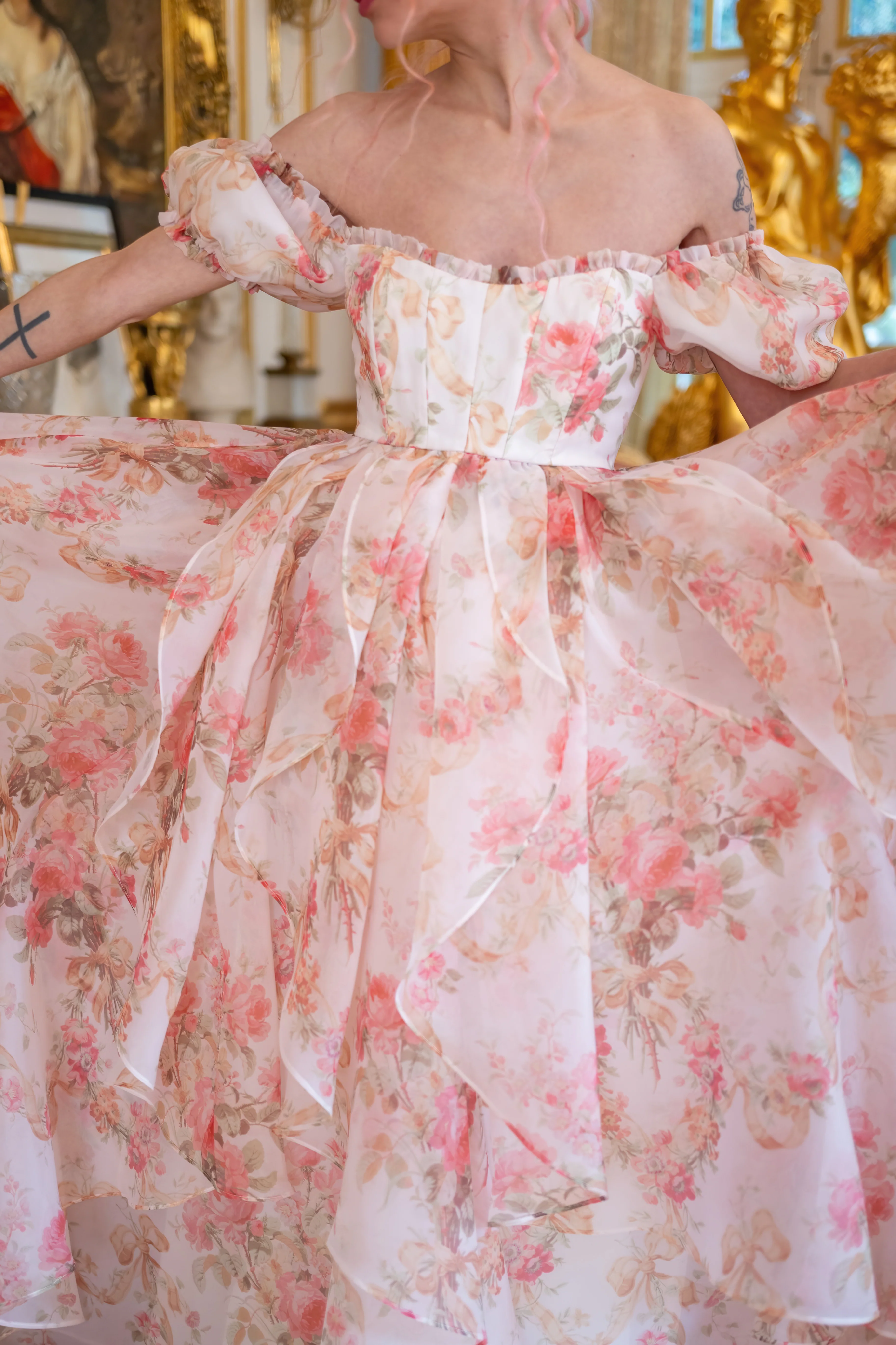 Venetian Rose Renaissance Gown - Image 21