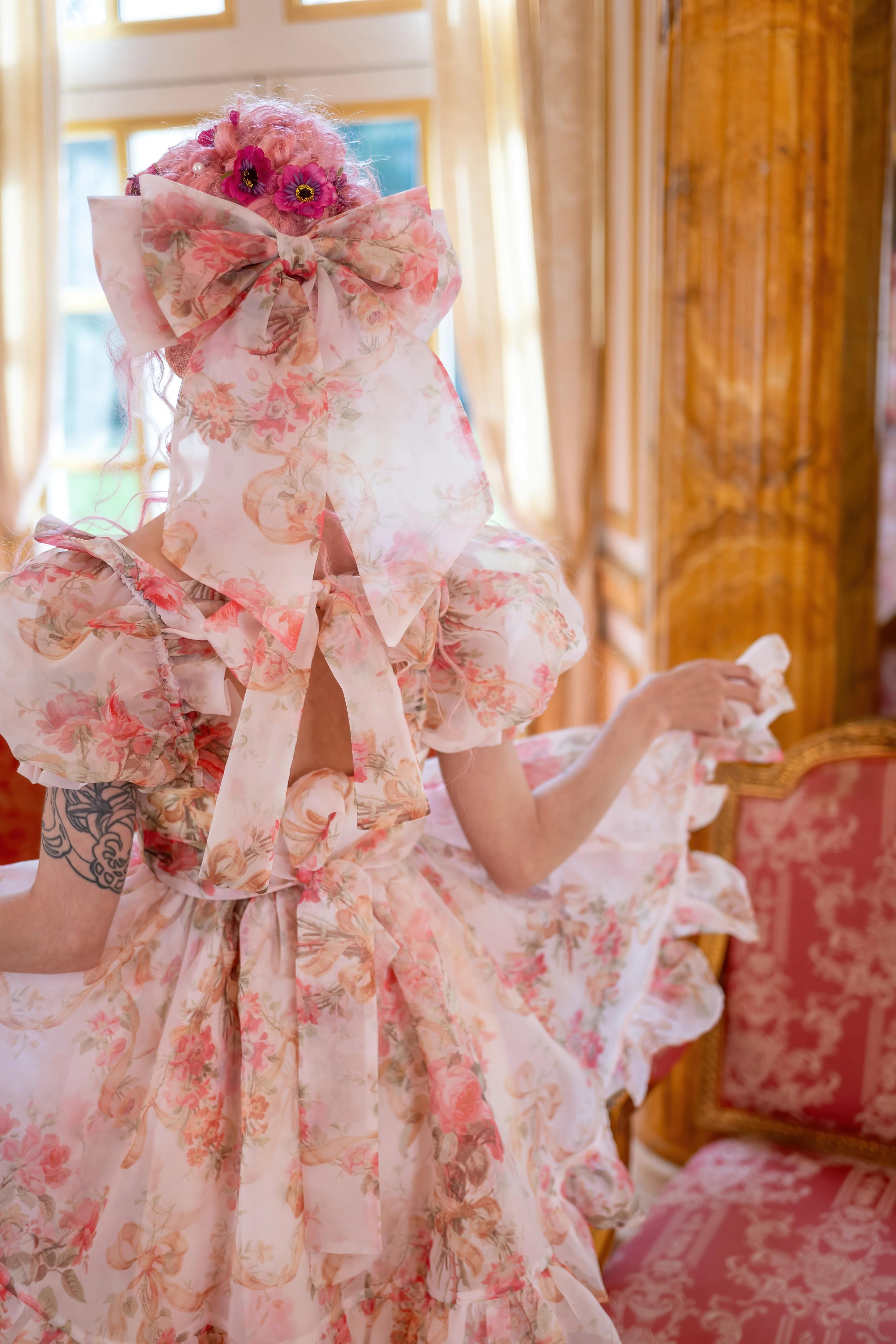 Venetian Rose Winged Bow - Image 11