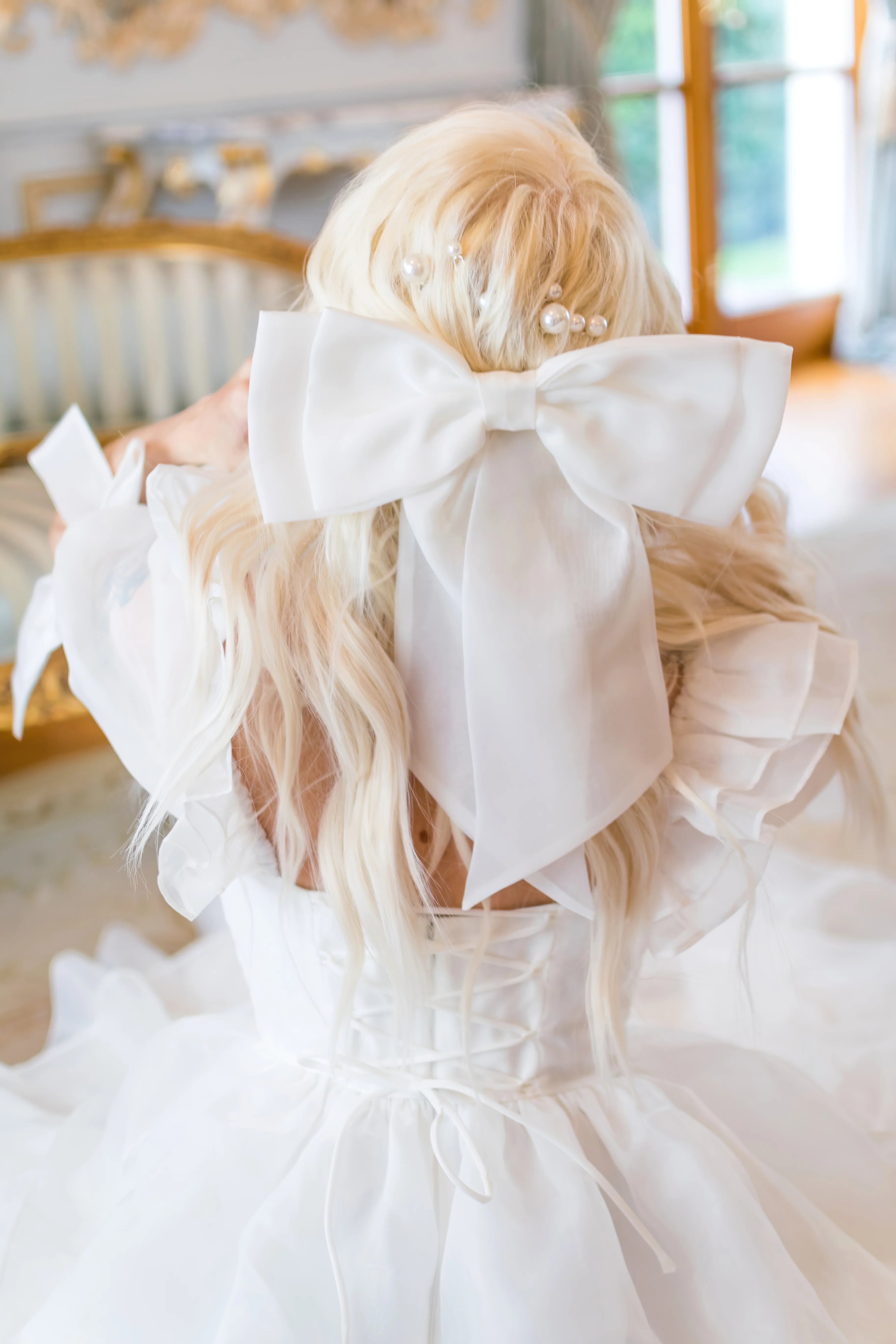 White Swan Winged Bow - Image 7